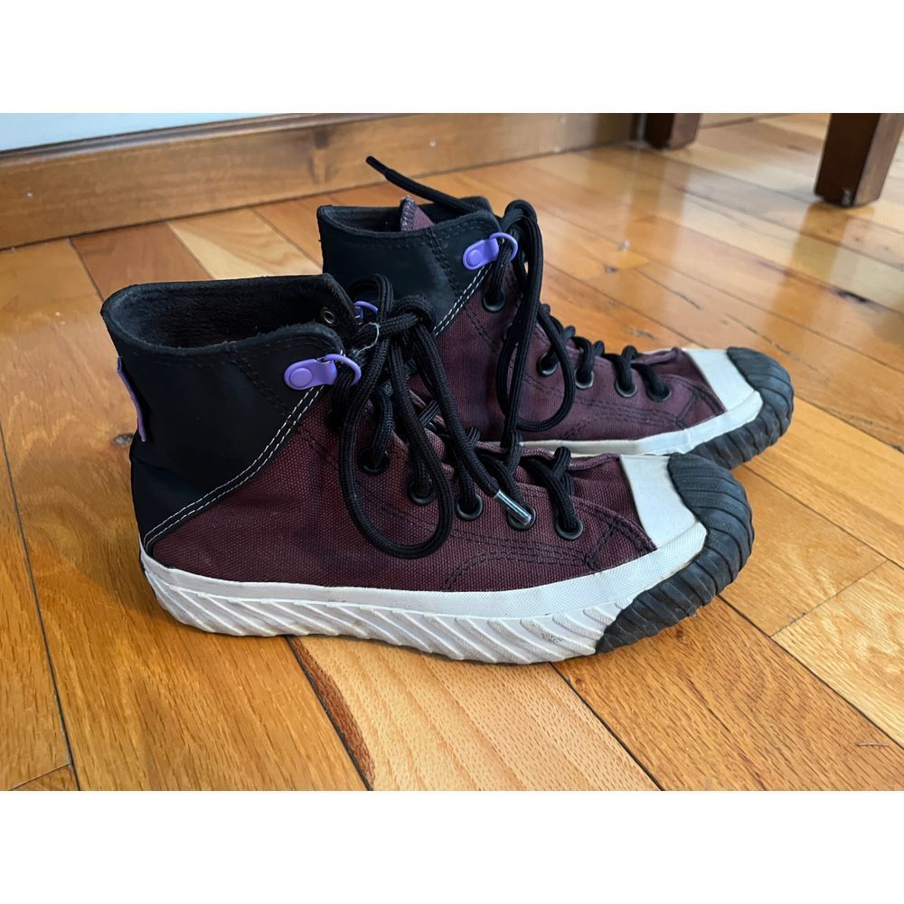 Converse Hi Tops Men's Size 3.5/Woman 5.5. CHUCK 70 BOSEY GTX HI